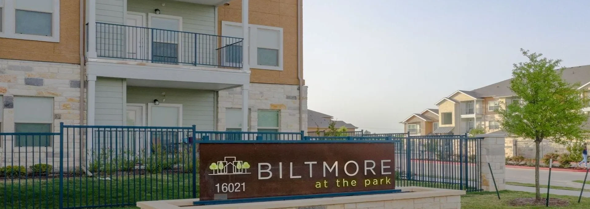 billmore apartments in dallas, tx at The Biltmore at  Park