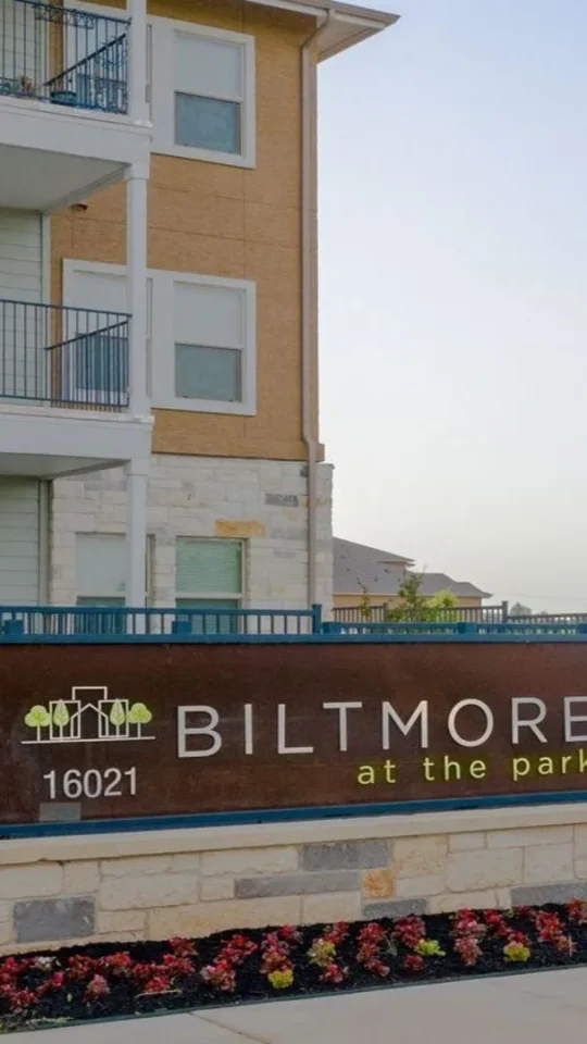 billmore apartments in dallas, tx at The Biltmore at  Park